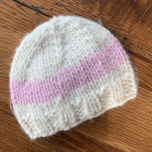 THE Blueberry Hill Sabrina Bow Knit Hat - Picture 3 of 4